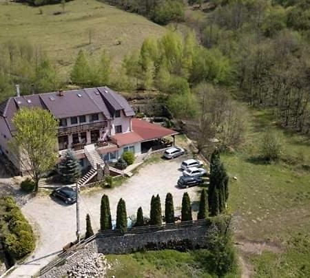 Bed and Breakfast Panzio Anett Pietroasa  Exterior foto