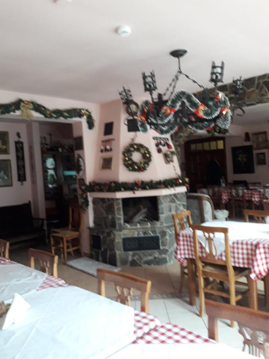 Bed and Breakfast Panzio Anett Pietroasa  Exterior foto