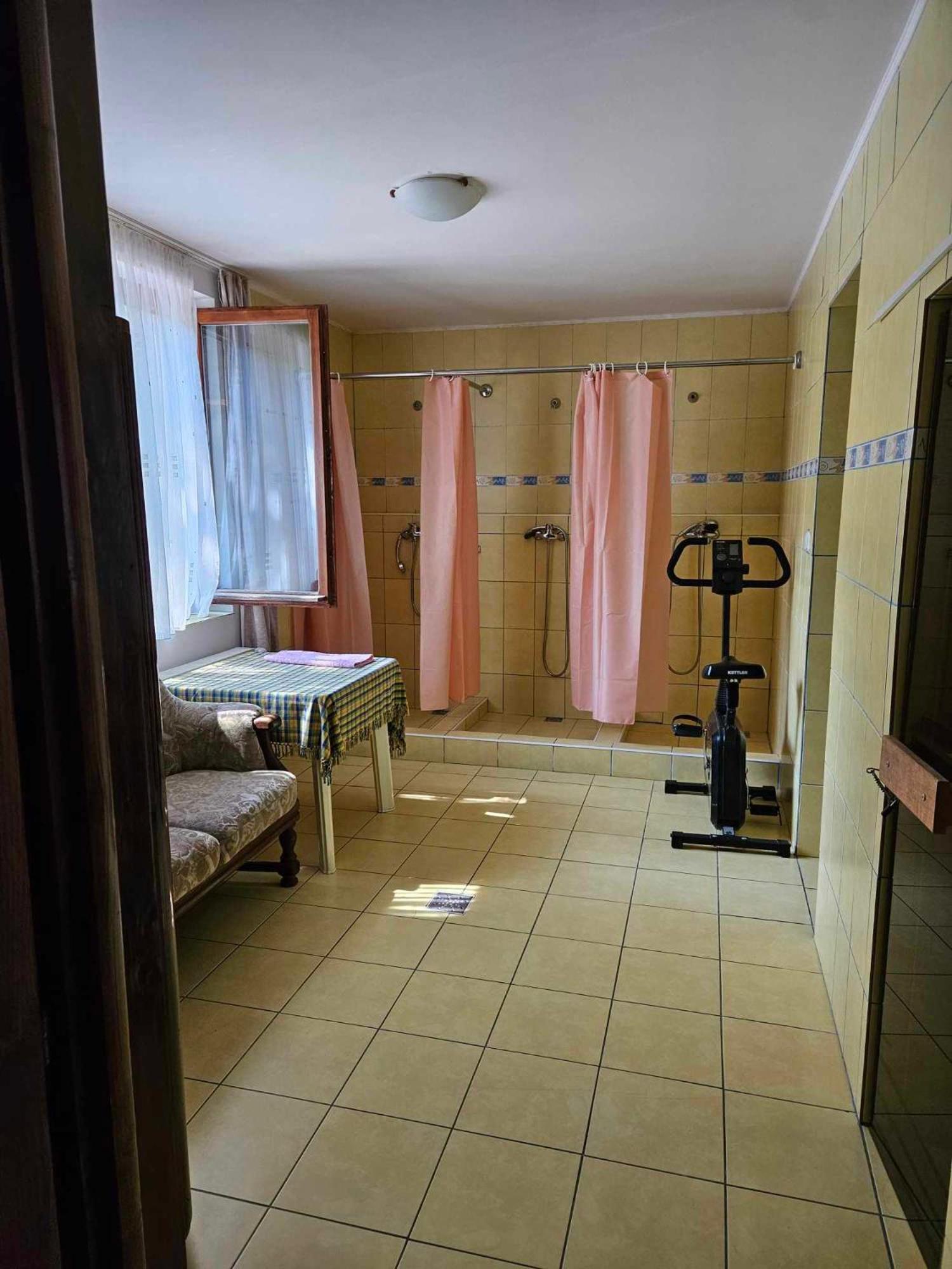 Bed and Breakfast Panzio Anett Pietroasa  Exterior foto