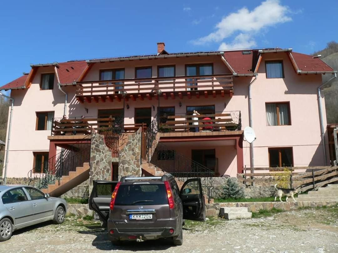 Bed and Breakfast Panzio Anett Pietroasa  Exterior foto