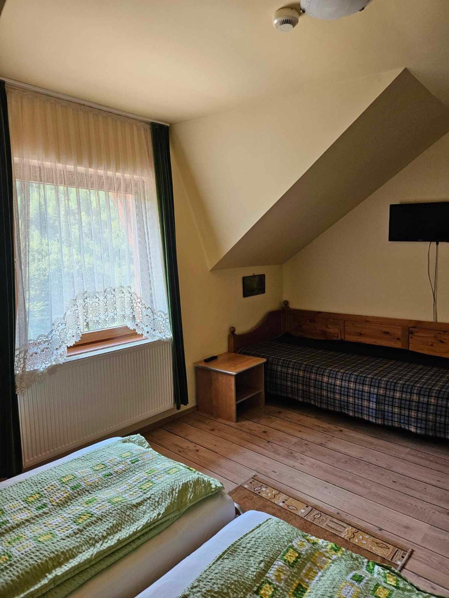 Bed and Breakfast Panzio Anett Pietroasa  Exterior foto